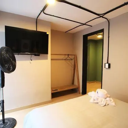 Apartamento Cerca Universidad Medellin One104 By Roots Rentals Medellín Exterior photo